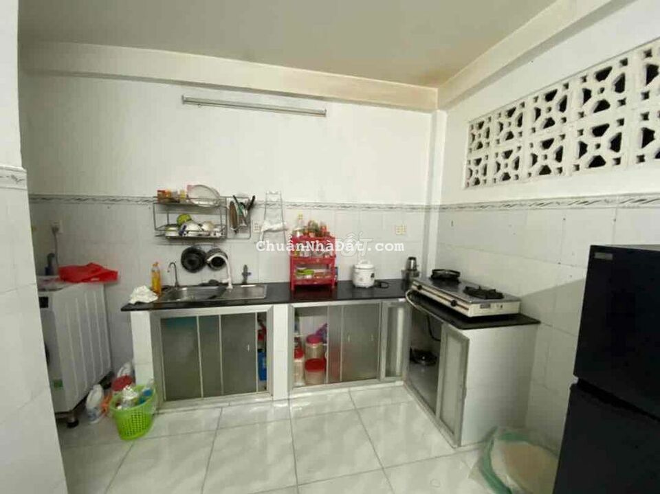 Cho thuê nhà MT Miếu Bình Đông, 4x11m, 1 lầu đúc, 2 PN, 2 WC