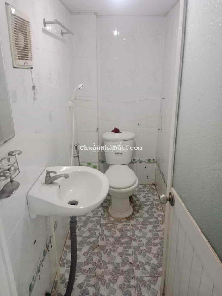 nhà nguyên căn 1 trệt 1 lửng đúc [4x12] Đường lê đình cẩn