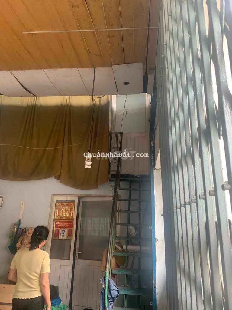 NHÀ CHO THUÊ RẺ. DT 4-12M2, có 3 fa. HƯƠNG LỘ 2, BÌNH TÂN.