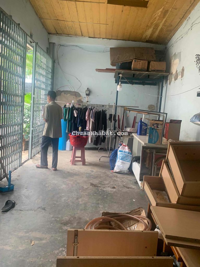 NHÀ CHO THUÊ RẺ. DT 4-12M2, có 3 fa. HƯƠNG LỘ 2, BÌNH TÂN.