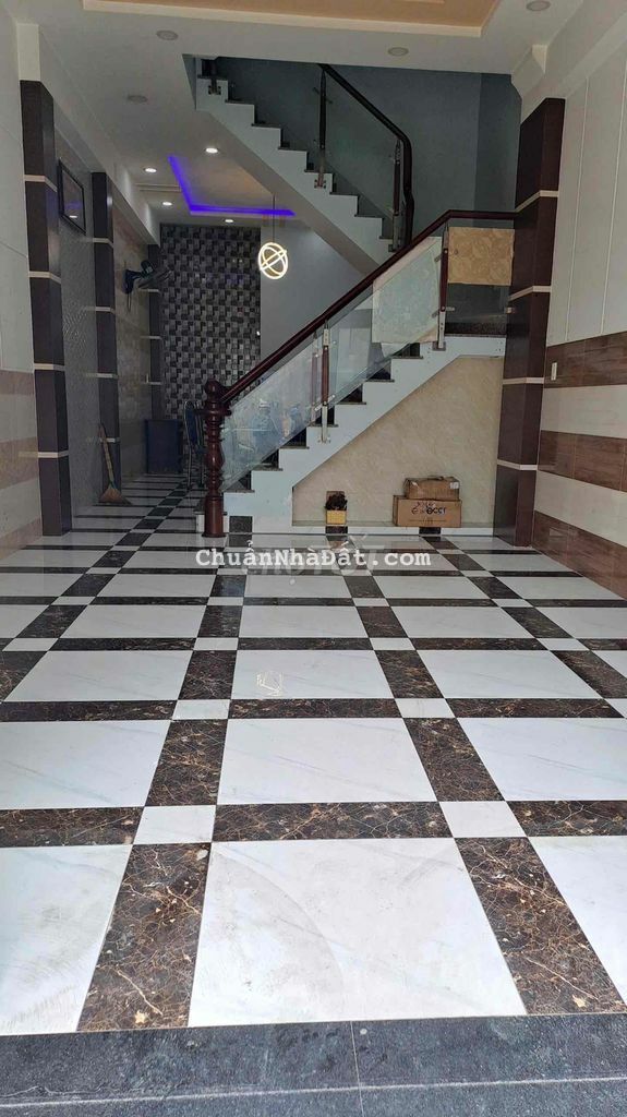 Nhà 1/ (4x14m) Lê Văn Quới 2lầu 4PN 4VS hẻm 6m gần đường.