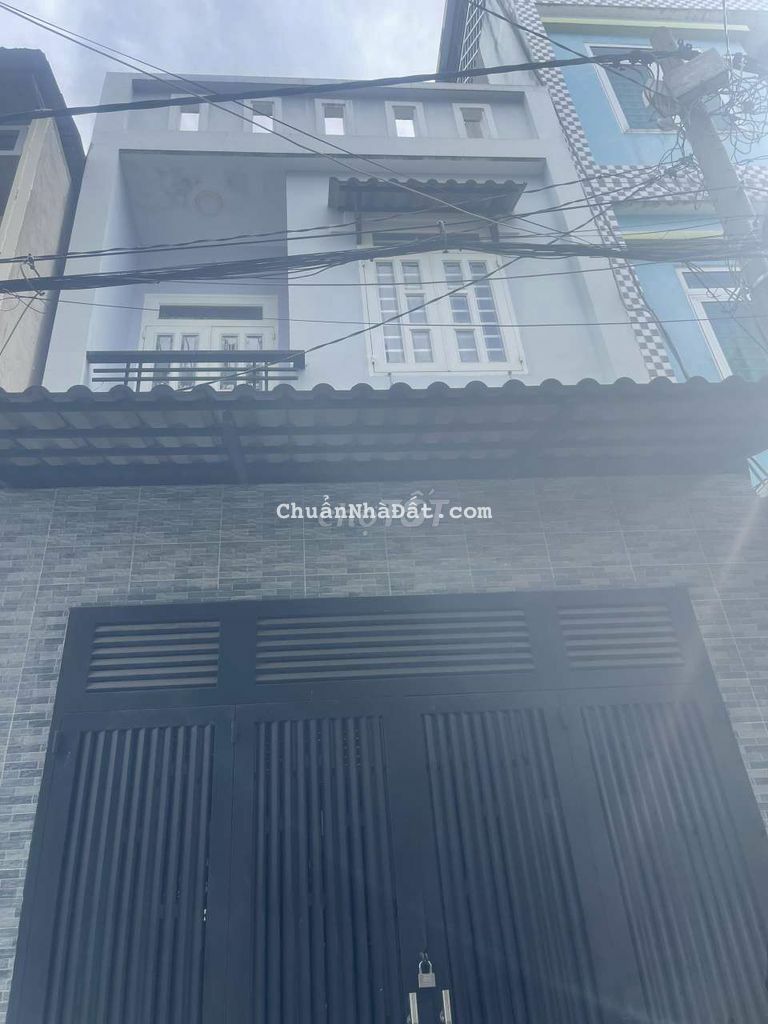 Nhà đẹp 4 x 14 có 2pn 2wc , gần ngã tư bún xã