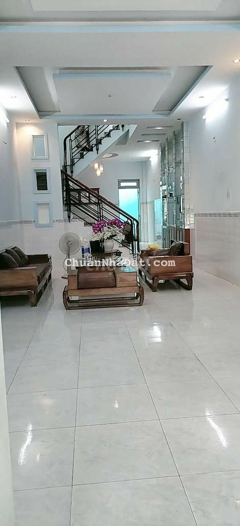 Nhà mới sơn.cần cho thuê lâu dài.hướng tây.5 triệu Nhà mới sơn.cần cho thuê lâu dài.hướng tây.5 triệu