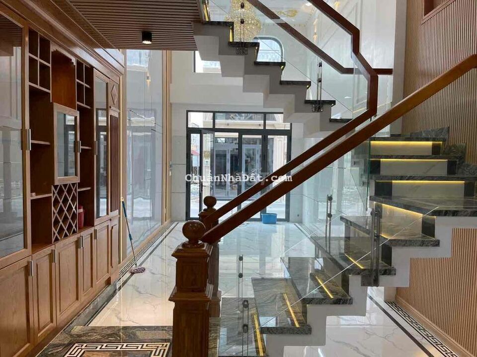 Siêu Phẩm Nhà Đẹp 1/ Lê Văn Quới 2lầu sân thượng 4PN 4VS.