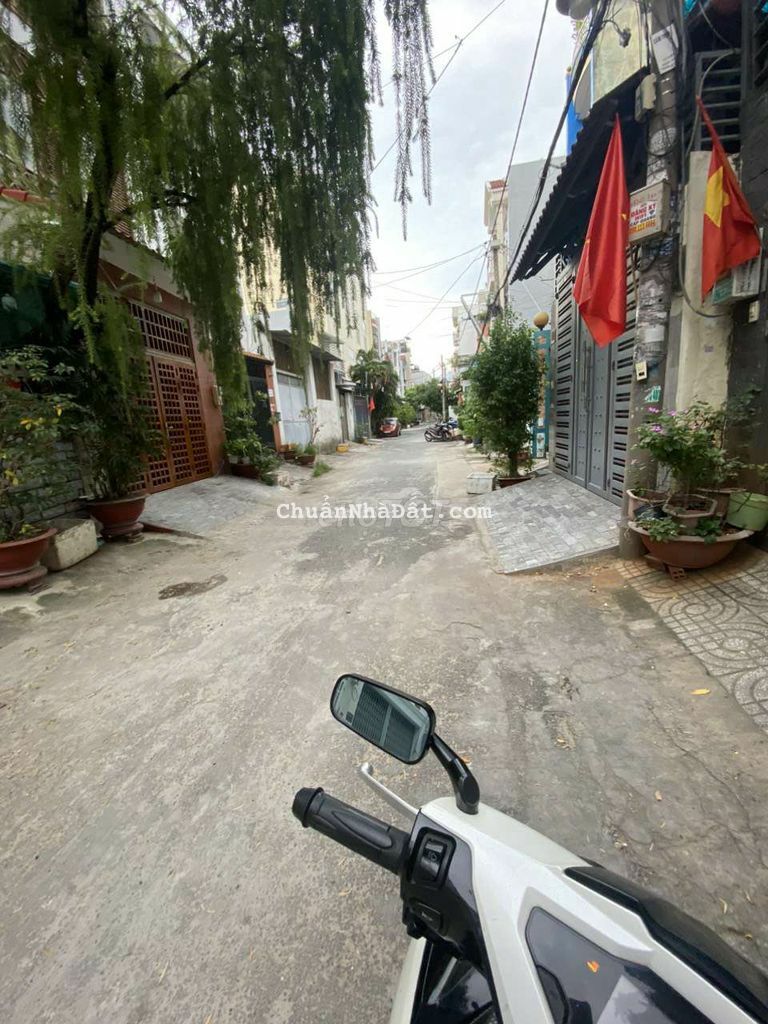 Nhà cho thuê góc 2mt hẻm Lê Văn Qưới Diện Tích: 4 x 16m. Hẻm xe hơi