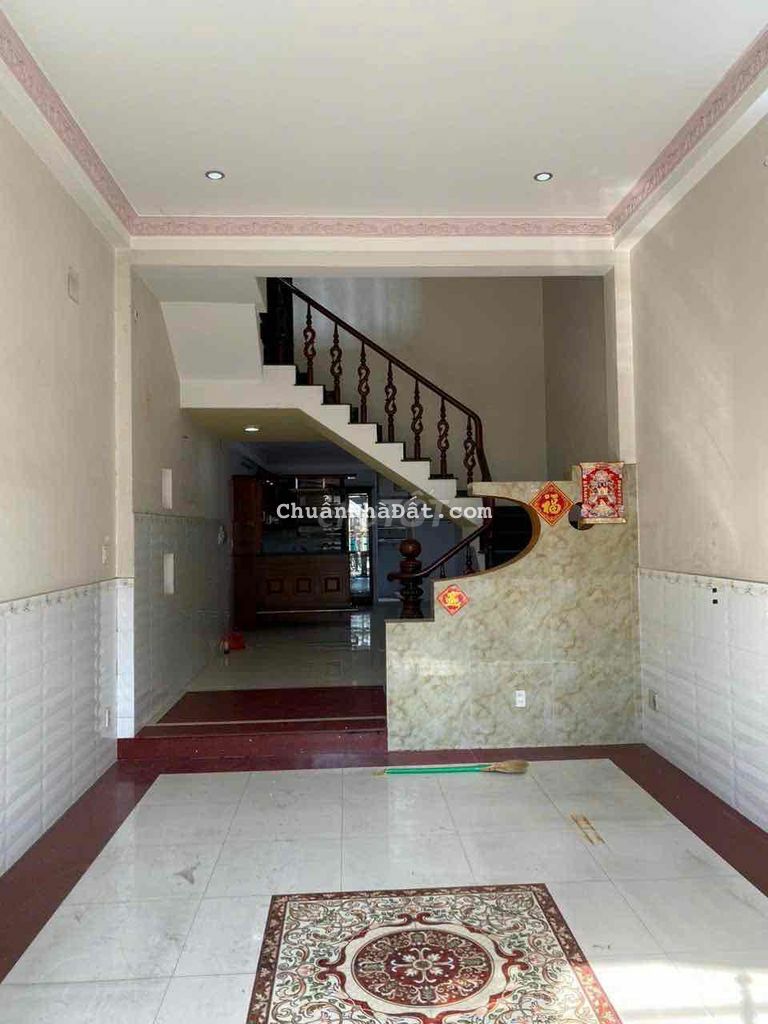 Nhà [4x18] 2 Lầu Đường Tân Hoà Đông 4 Phòng Ngủ / 5WC