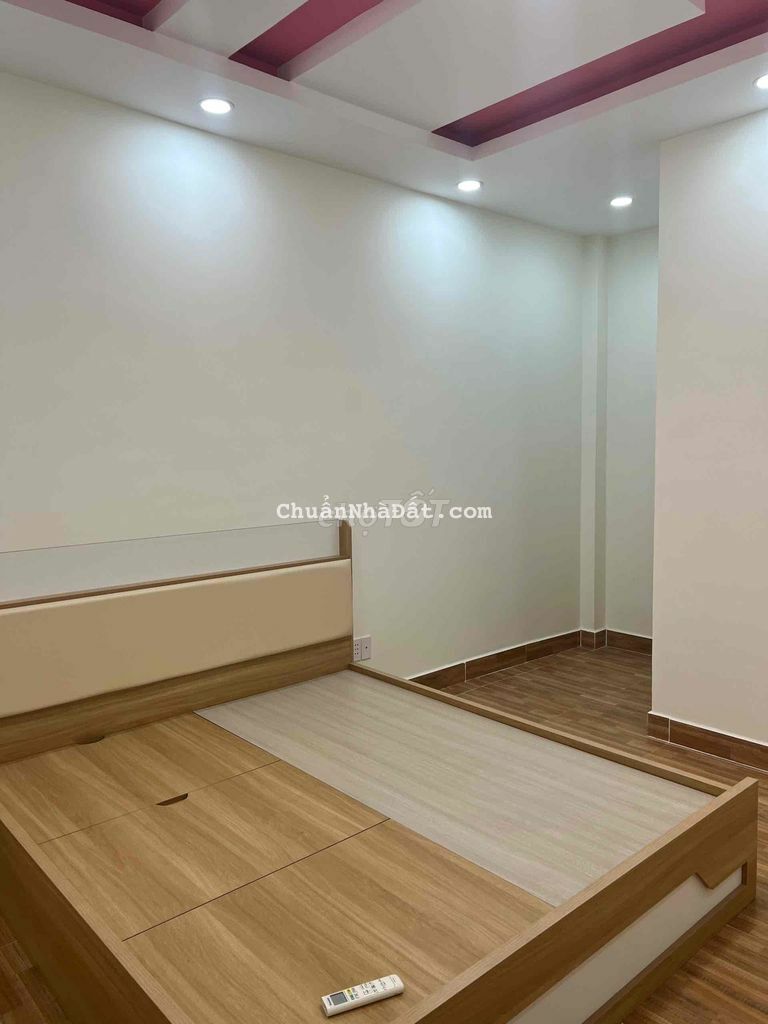 nhà cho thuê full nội thất 3 lầu 4pn 4wc gúa 10tr