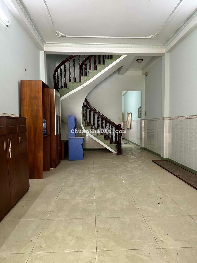 Cho thê nhà khu tên lửa giá rẻ 4 x 20 nhà 3 tấm