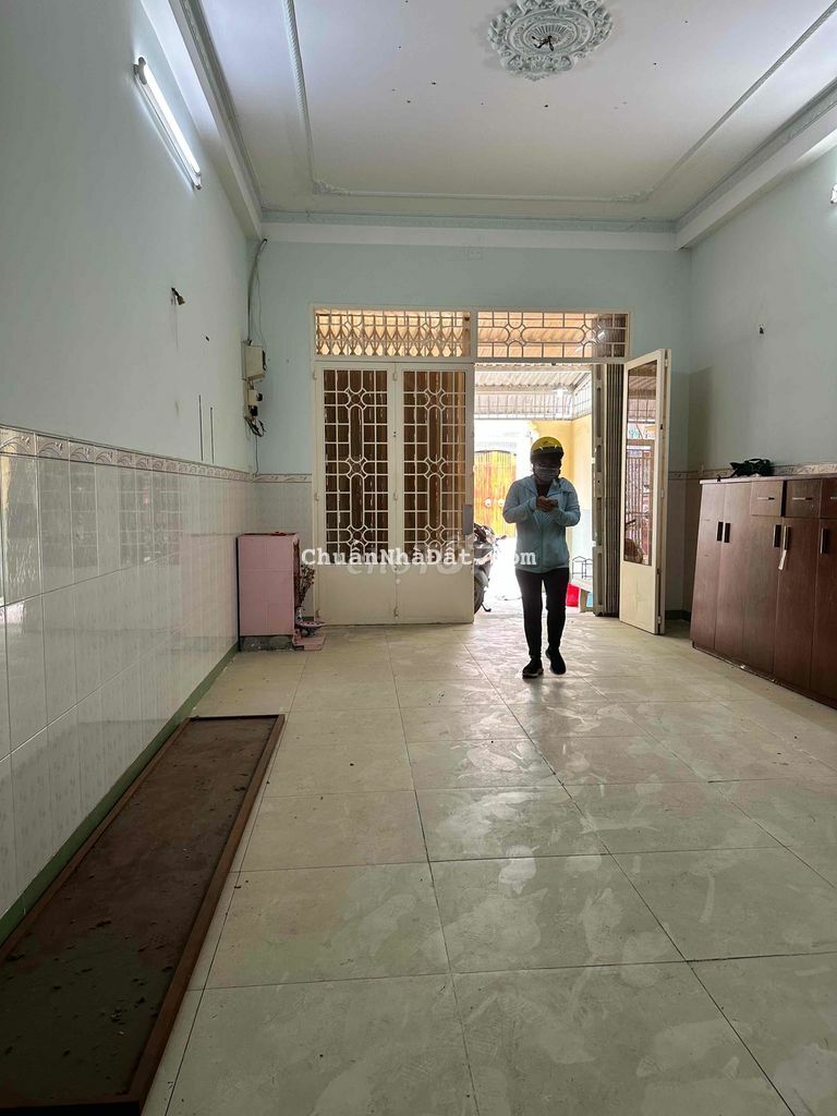 Cho thê nhà khu tên lửa giá rẻ 4 x 20 nhà 3 tấm