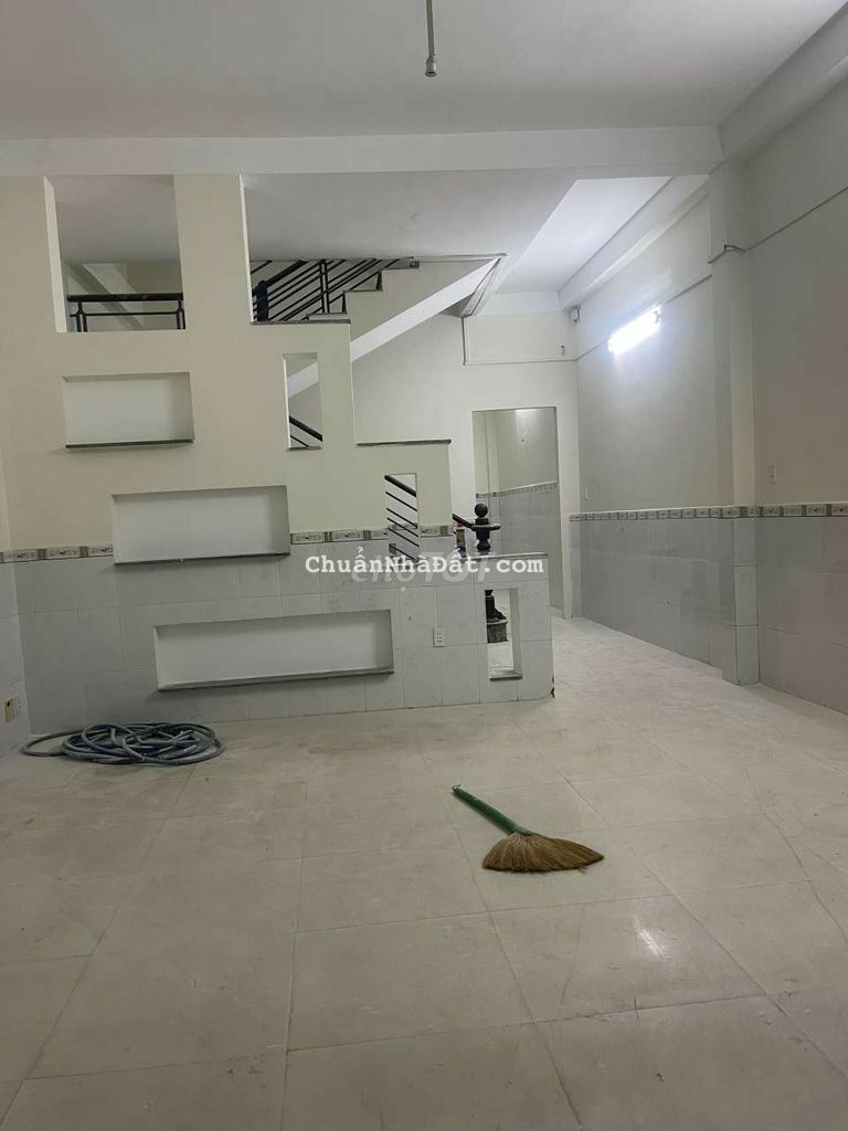 Nhà đẹp 5 x 16 có 3pn 3wc + sân thượng