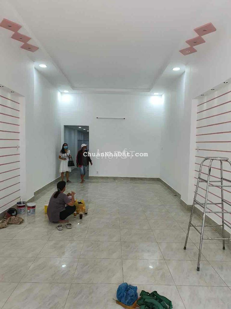 nhà MẶT TIỀN GIÁ RẺ 8,5tr GẦN CHỢ BÀ HOM nhà MẶT TIỀN GIÁ RẺ 8,5tr GẦN CHỢ BÀ HOM