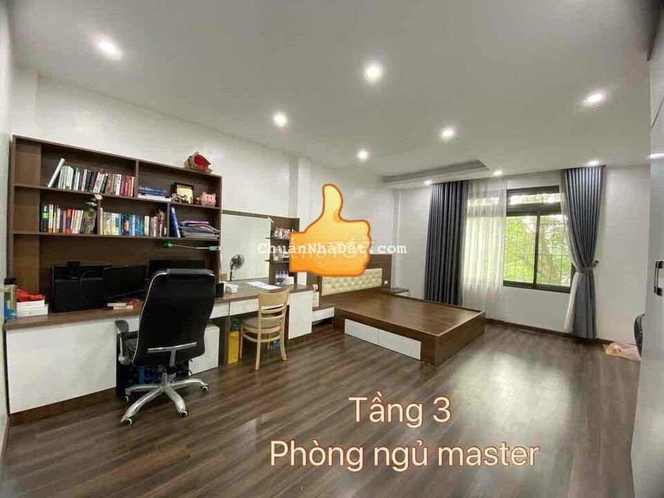 Cho thuê nhà Phạm Văn Đồng trong ngõ hộ gia đình ở. giá 12tr full đồ
