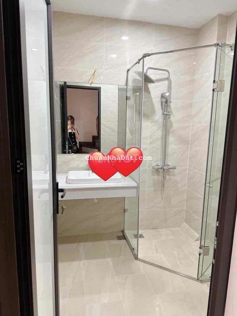 Cho thuê nhà Phạm Văn Đồng Cổ Nhuế có thang máy nhà xây mới. giá 35tr