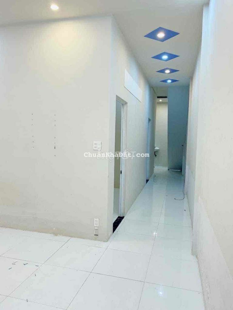 Nhà lầu 4 phòng ngủ KDC Hưng Phú 1