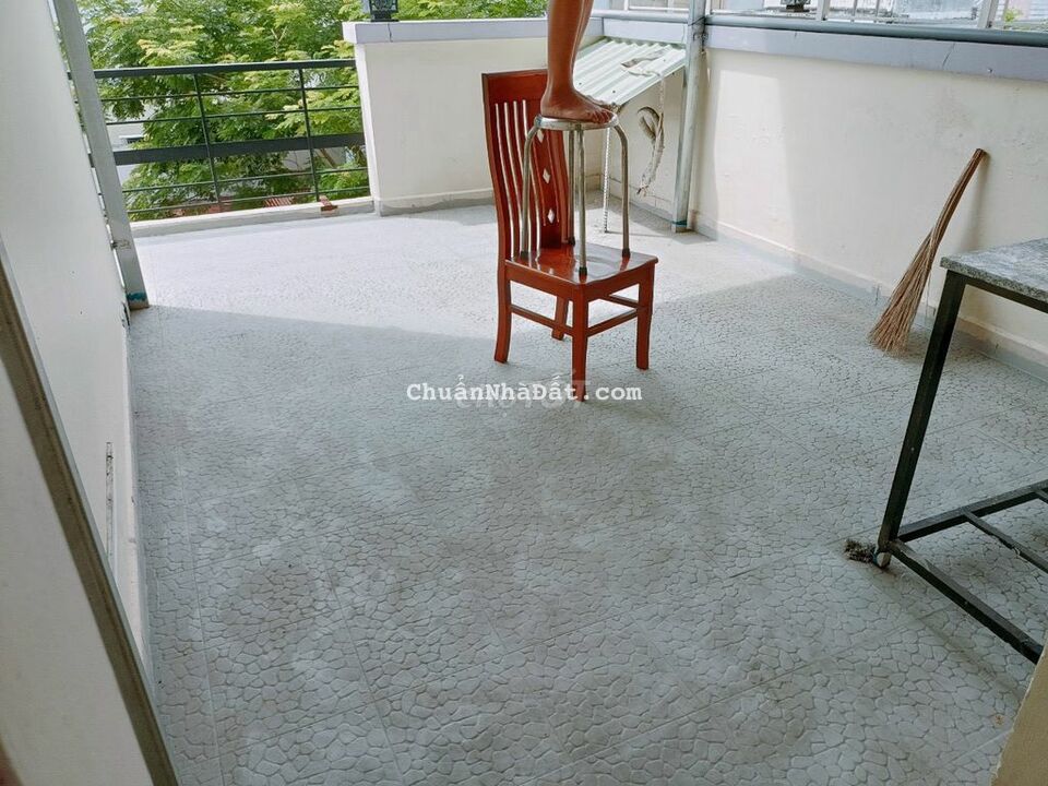 NHÀ CHO THUÊ: TRỆT 3 LẦU RỘNG, VỊ TRÍ ĐẸP - CÓ NỘI THẤT