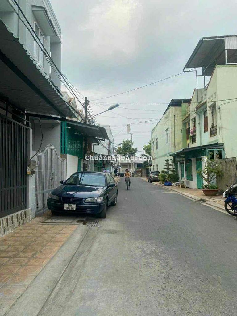 CHO THUÊ NHÀ 1 TRỆT 1 LẦU HẺM GẦN CHỢ CÁI RĂNG 3PN GIÁ 6 TRIỆU/THÁNG