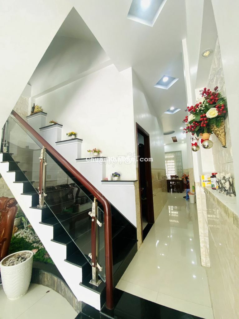 NHÀ CHO THUÊ: TRỆT 2 LẦU ĐẸP MỚI - FULL MÁY LẠNH & NỘI THẤT NHÀ CHO THUÊ: TRỆT 2 LẦU ĐẸP MỚI - FULL MÁY LẠNH & NỘI THẤT