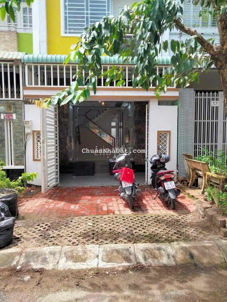 CHO THUÊ NHÀ 2 LẦU 4PN MỚI 100% KDC NAM LONG HỒNG PHÁT GIÁ 14tr