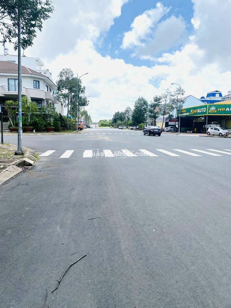 NHÀ CHO THUÊ:.NHÀ LẦU MỚI 100% - TRỤC CHÍNH KDC NAM LONG