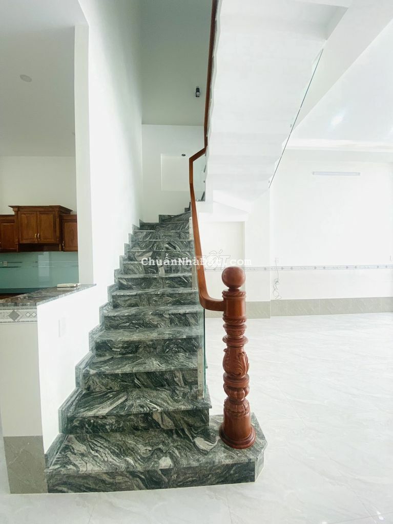 NHÀ CH.O TH.UÊ: NHÀ LẦU MỚI 100% - TRỤC CHÍNH KDC NAM LONG