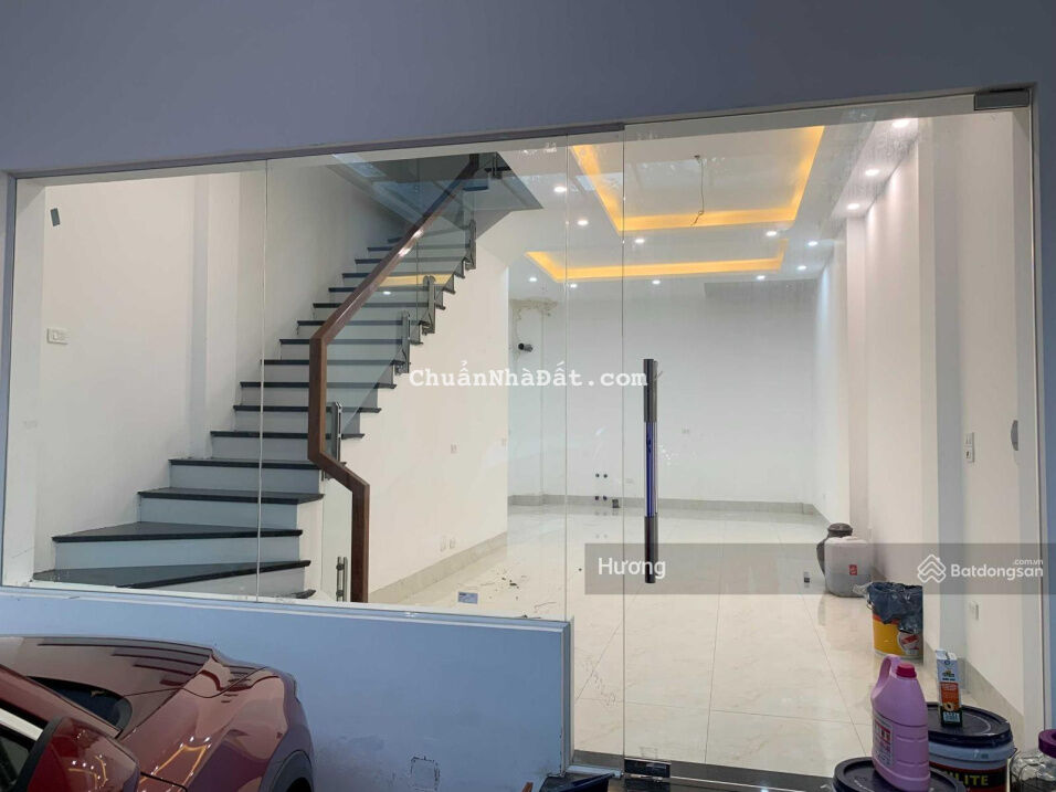 Chính chủ cần cho thuê nhà Nguyễn Ngọc Vũ thông Nguyễn Thị Định, 100m2*5T, giá 30tr/th