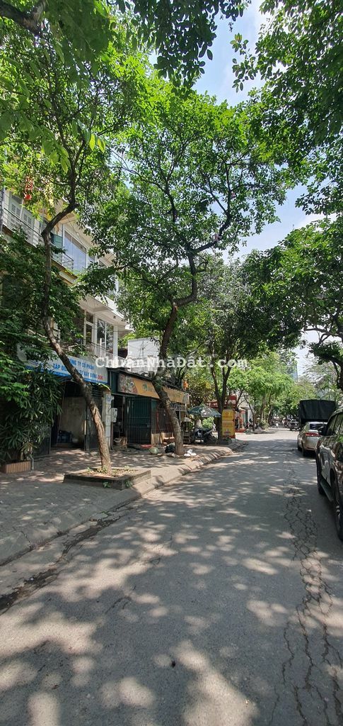 Cho thuê nhà liền kề Trung Yên 9, dt 116m2 x 6 tầng, sàn thông toàn bộ