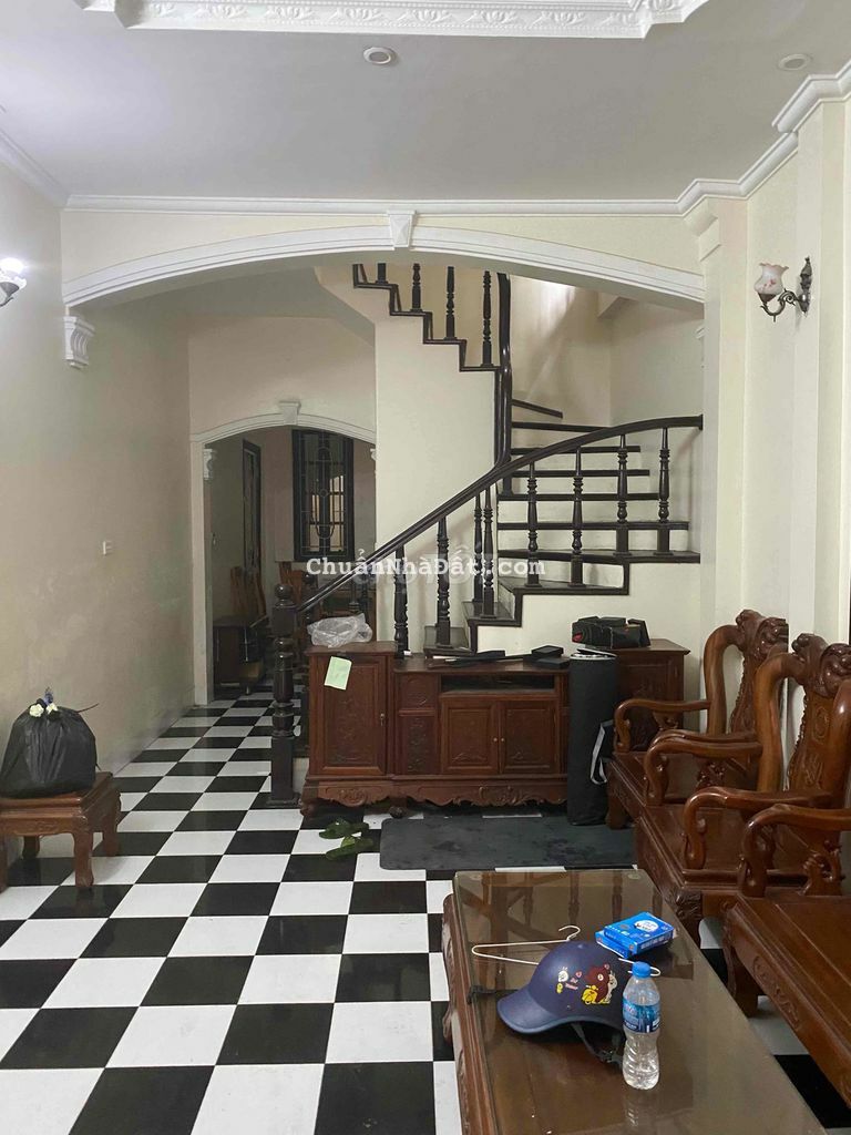 Cho thuê nhà trong ngõ 213 Trung Kính làm vpcty, kd online kết hợp ở.