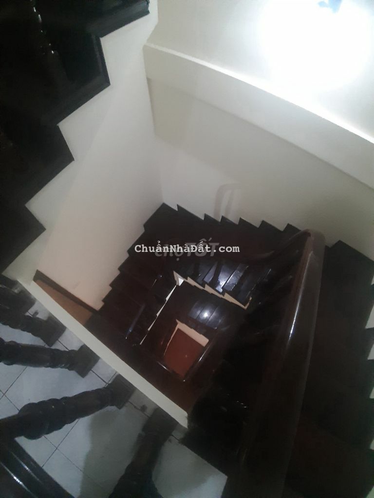 Nhà ngõ 3 phố Phạm Tuấn Tài, Diện tích 50m2 x 4 tầng, ô tô đậu cửa