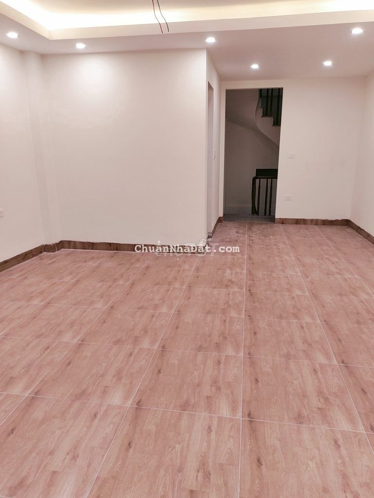 Cho thuê nhà mới Dương Quảng Hàm: 50m2, 5 tầng, 19tr