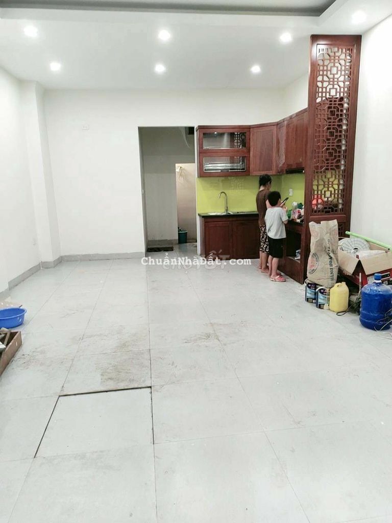 Mời thuê nhà Dương Quảng Hàm, ô tô, KDVP 50m 3N  thông sàn 20 tr