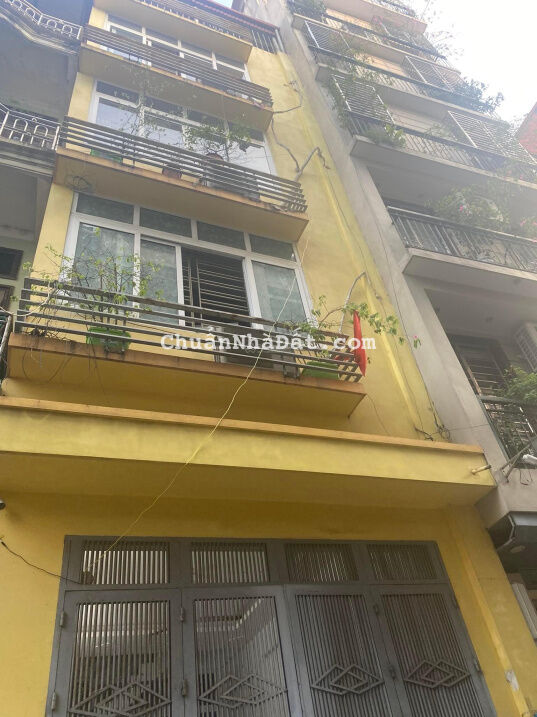 Cho thuê nhà Hoàng Quốc Việt DT 50m2 x 5 tầng, ô tô tránh nhau giá 20tr/tháng Cho thuê nhà Hoàng Quốc Việt DT 50m2 x 5 tầng, ô tô tránh nhau giá 20tr/tháng