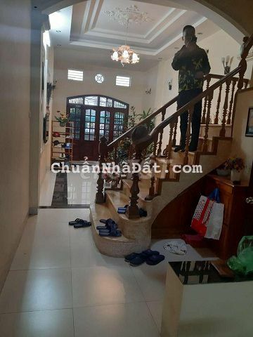 Cho thuê nhà Dt 52m x 4 tầng ngõ 78 phố Duy Tân làm Vp, Gđ ở Kd online