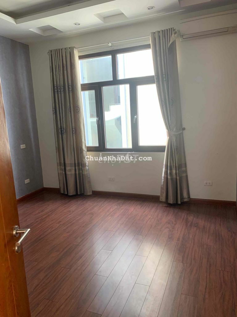 Cho thuê nhà Duy Tân 55mx4T 18tr oto đỗ cửa full điều hoà Cho thuê nhà Duy Tân 55mx4T 18tr oto đỗ cửa full điều hoà
