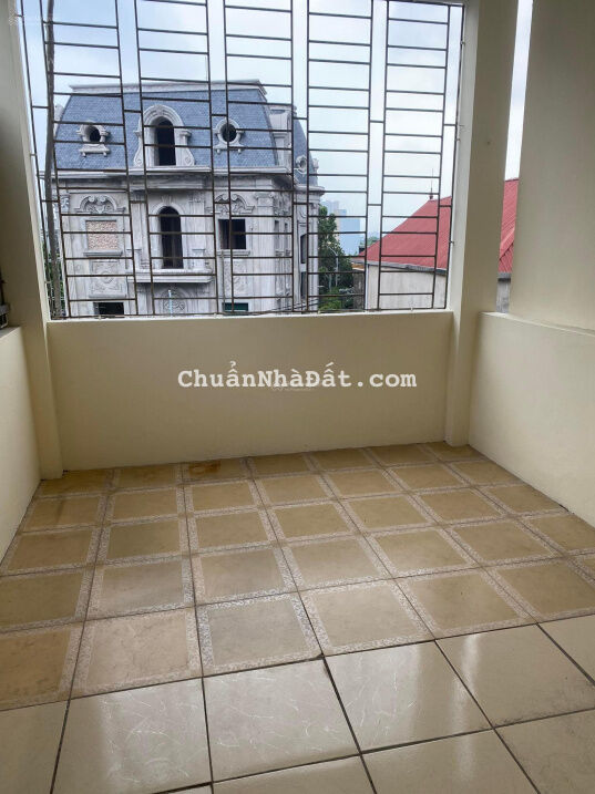 Cho thuê nhà Nguyễn Khang DT 60m2 x 2 tầng, 3 PN, giá 8tr /tháng Cho thuê nhà Nguyễn Khang DT 60m2 x 2 tầng, 3 PN, giá 8tr /tháng