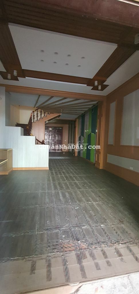 Cho thuê nhà phân lô ngõ 39 Trần Kim Xuyến, diện tích 87 m2 x 4 tầng