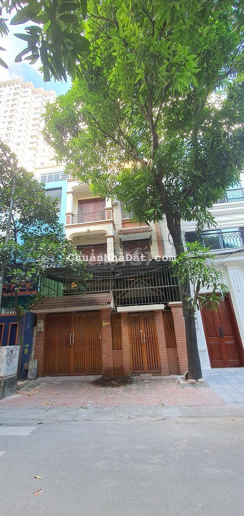 Cho thuê nhà liền kề Dịch Vọng, dt 99 m2 x 5 tầng, giá thuê 40 tr/th