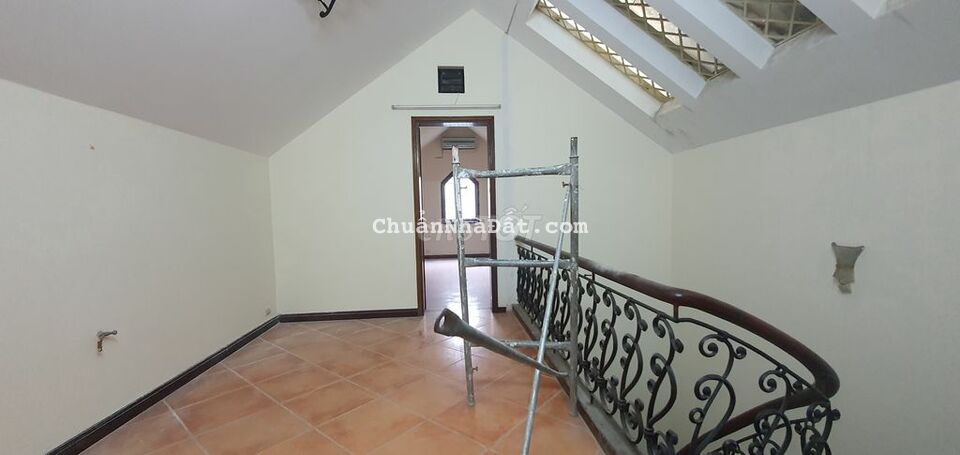 Cho thuê nhà liền kề phố Xuân Quỳnh, Trung Yên 11, dt 95 m2 x 5 tầng