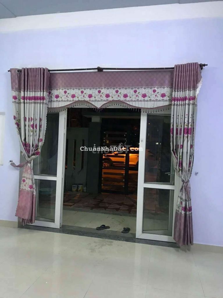 NHÀ 2 TẦNG SAU LƯNG CHÚ ẾCH CON