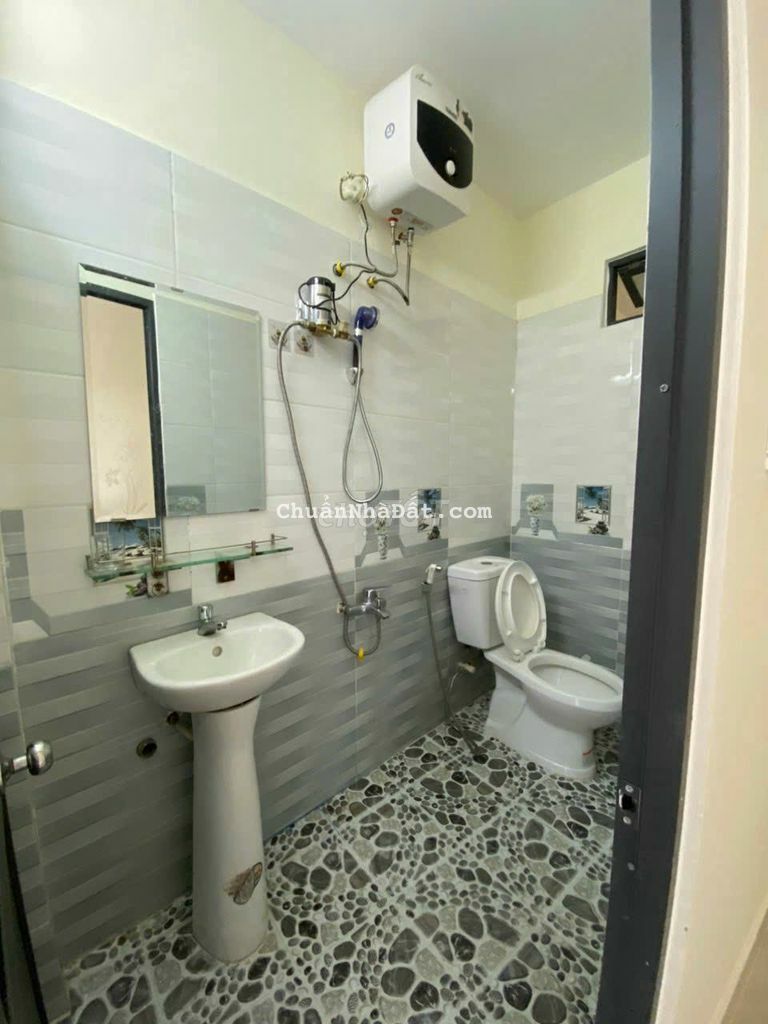 Cho thuê nhà mới đẹp 2 tầng 2 mê kiệt ô tô Trần Đình Nam