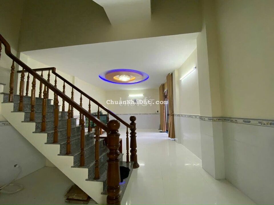 Cho thuê nhà mới đẹp 2 tầng 2 mê kiệt ô tô Trần Đình Nam