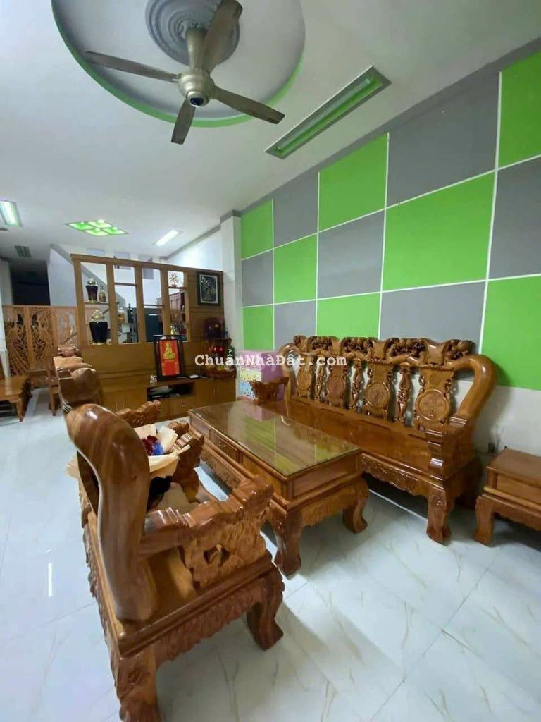 Cho thuê nhà dt 100m gần BigC Go dĩ an