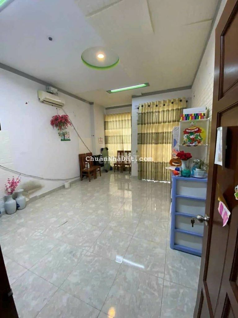 Cho thuê nhà dt 100m gần BigC Go dĩ an