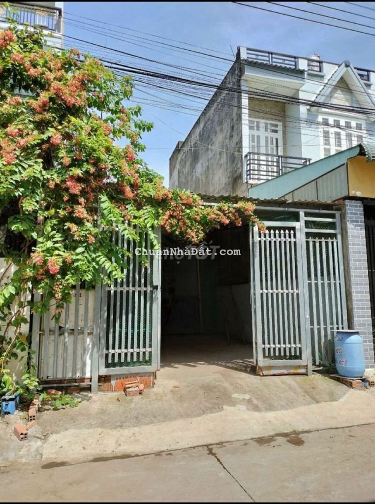 Nhà 100m² Cho thuê Gần Siêu Thị BigC Go Dĩ An, Giá 5tr/th