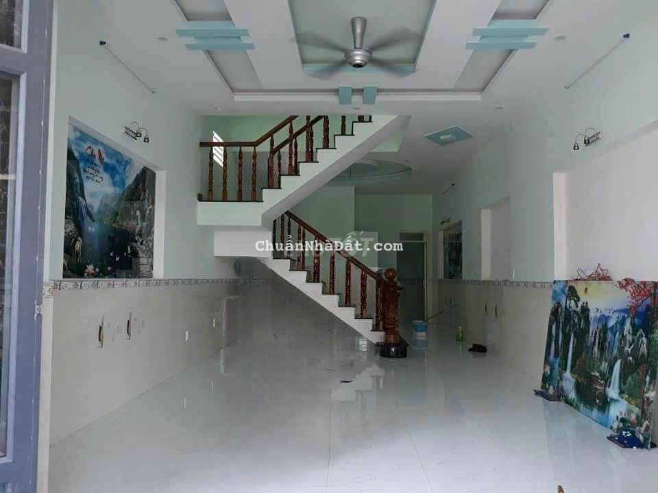 Cho thuê nhà lầu dt 100m gần TTHC Dĩ An