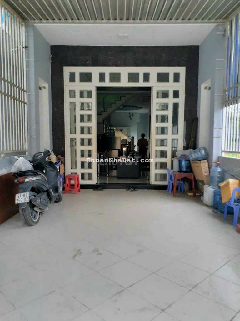 Cho thuê nhà 2 lầu Sân Xe Tải dt 120m đường DT743C