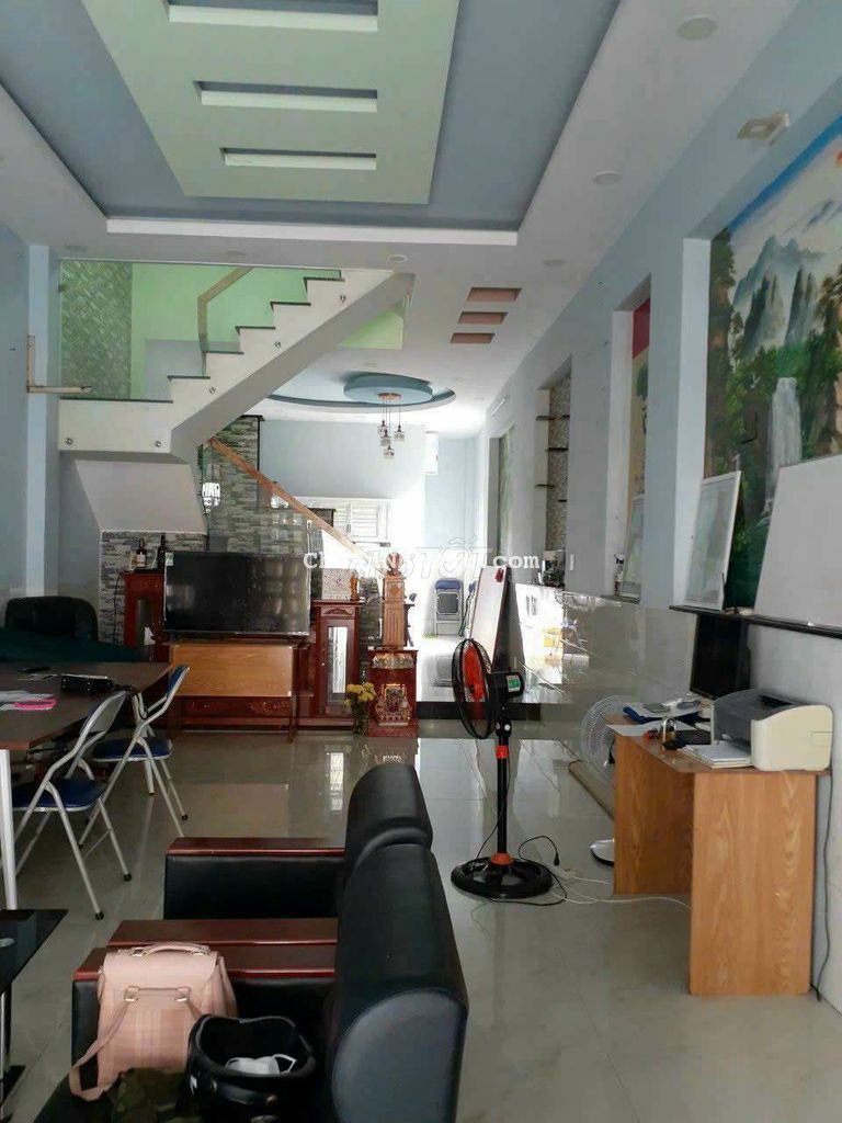 Cho thuê nhà 2 lầu Sân Xe Tải dt 120m đường DT743C