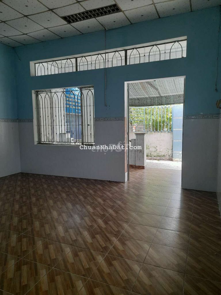 Cho thuê nhà dt150m2 .Gần Ngã tư Bình Thung.