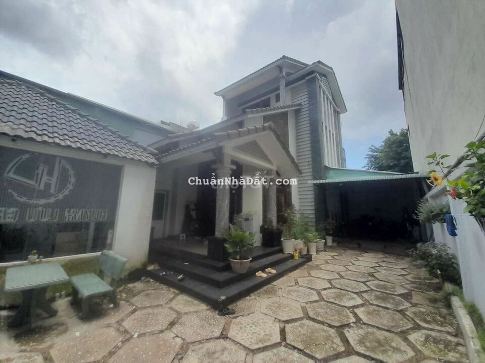 CHO THUÊ NHÀ 300M2 GẦN VINCOM 550 DĨ AN