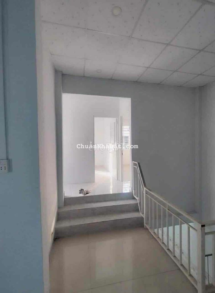 nhà gần ngã tư chiêu liêu 2p ngủ giá 4tr sạch đẹp