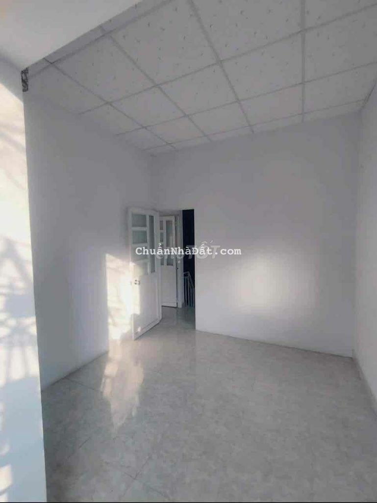 nhà gần ngã tư chiêu liêu 2p ngủ giá 4tr sạch đẹp